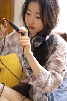 女生泳衣遮肚子
